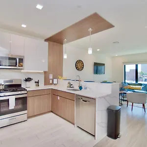 Lux 2br, Free Parking, Walk To Prudential Center Min To Nyc & More Newark